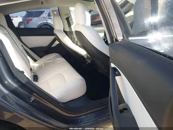 5YJ3E1EA7JF169067 2018 TESLA MODEL 3 - Image 8