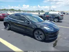 5YJ3E1EA7JF171692 2018 TESLA MODEL 3