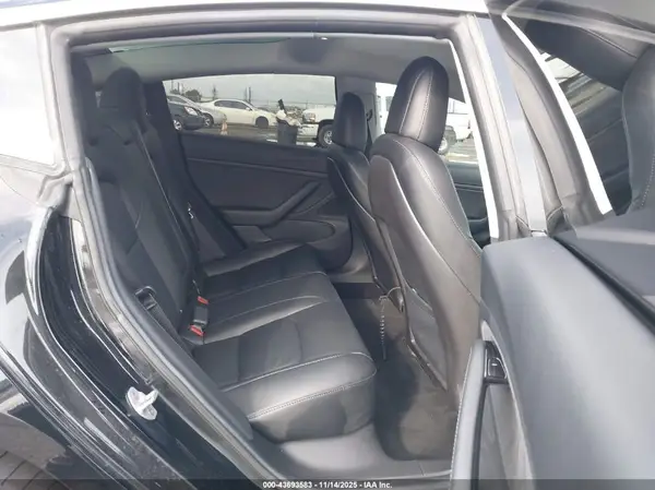 5YJ3E1EA7JF171711 2018 TESLA MODEL 3 - Image 8