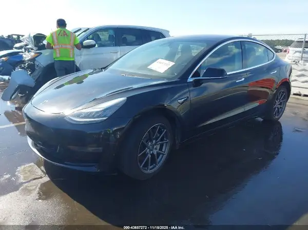5YJ3E1EA7JF173488 2018 TESLA MODEL 3 - Image 2