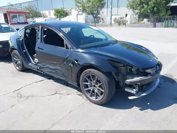 5YJ3E1EA7KF298184 2019 TESLA MODEL 3 - Image 1