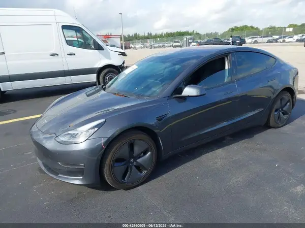 5YJ3E1EA7KF298301 2019 TESLA MODEL 3 - Image 2