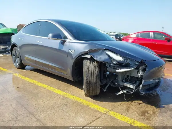 5YJ3E1EA7KF298816 2019 TESLA MODEL 3 - Image 1