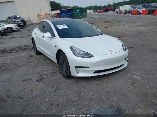 5YJ3E1EA7KF299724 2019 TESLA MODEL 3 - Image 1