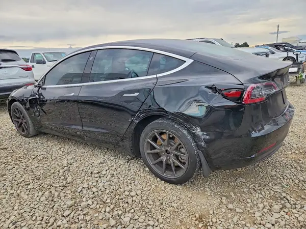 5YJ3E1EA7KF304999 2019 TESLA MODEL 3 - Image 2