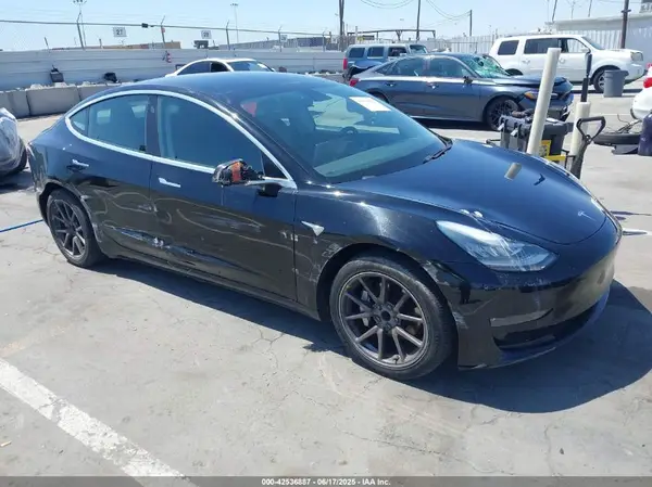 5YJ3E1EA7KF306638 2019 TESLA MODEL 3 - Image 1