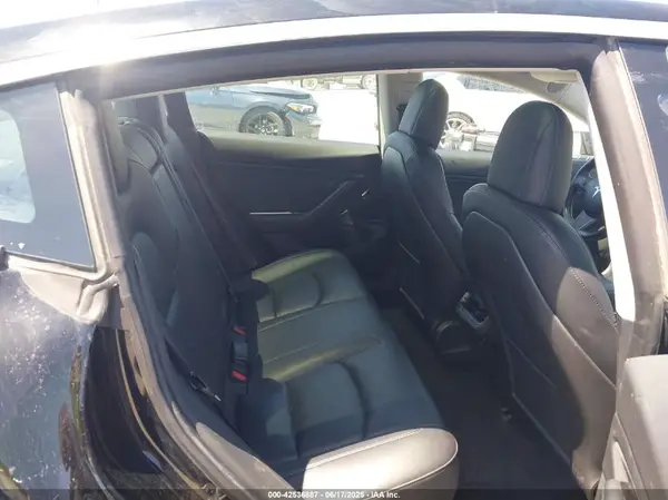 5YJ3E1EA7KF306638 2019 TESLA MODEL 3 - Image 8