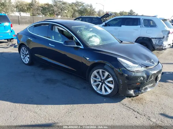5YJ3E1EA7KF317588 2019 TESLA MODEL 3 - Image 1