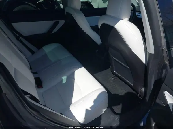 5YJ3E1EA7KF322760 2019 TESLA MODEL 3 - Image 8
