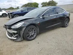 5YJ3E1EA7KF325724 2019 TESLA MODEL 3