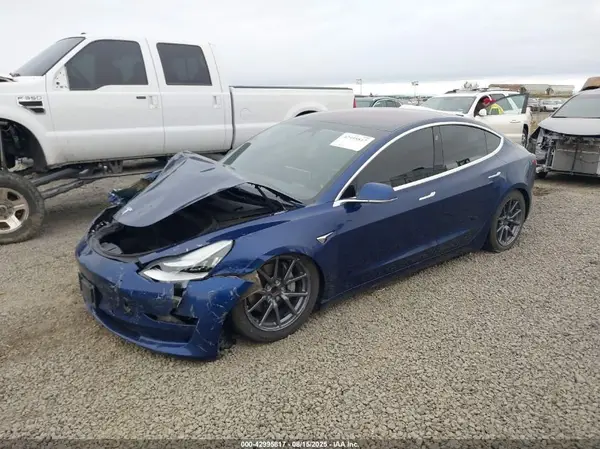 5YJ3E1EA7KF326212 2019 TESLA MODEL 3 - Image 2
