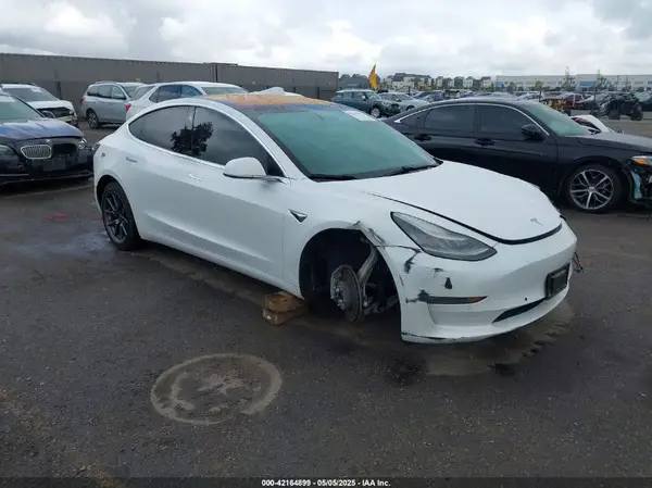 5YJ3E1EA7KF326498 2019 TESLA MODEL 3 - Image 1