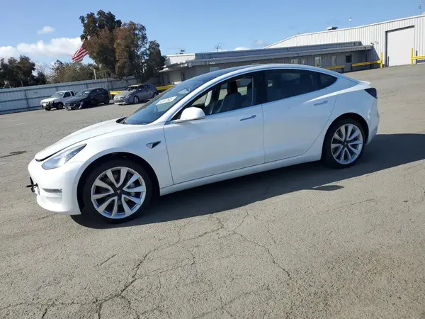 5YJ3E1EA7KF327134 2019 TESLA MODEL 3 - Image 1