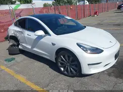 5YJ3E1EA7KF397152 2019 TESLA MODEL 3