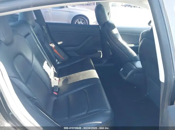 5YJ3E1EA7KF398365 2019 TESLA MODEL 3 - Image 8