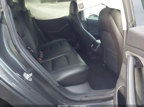 5YJ3E1EA7KF400499 2019 TESLA MODEL 3 - Image 8