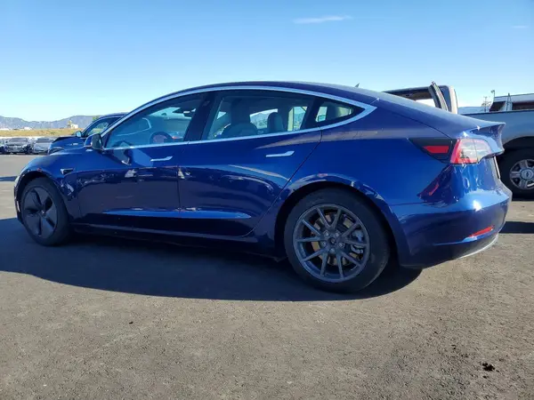 5YJ3E1EA7KF400731 2019 TESLA MODEL 3 - Image 2