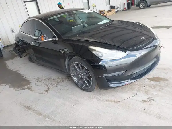 5YJ3E1EA7KF415648 2019 TESLA MODEL 3 - Image 1