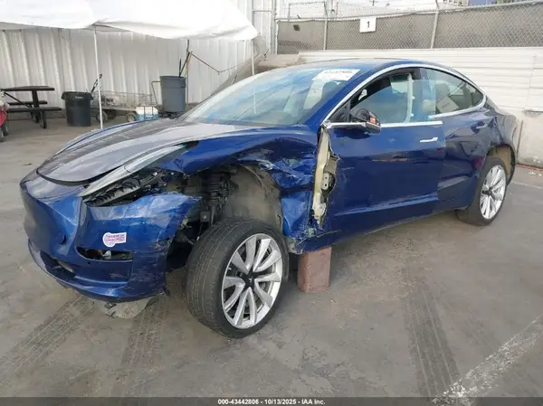 5YJ3E1EA7KF417450 2019 TESLA MODEL 3 - Image 2