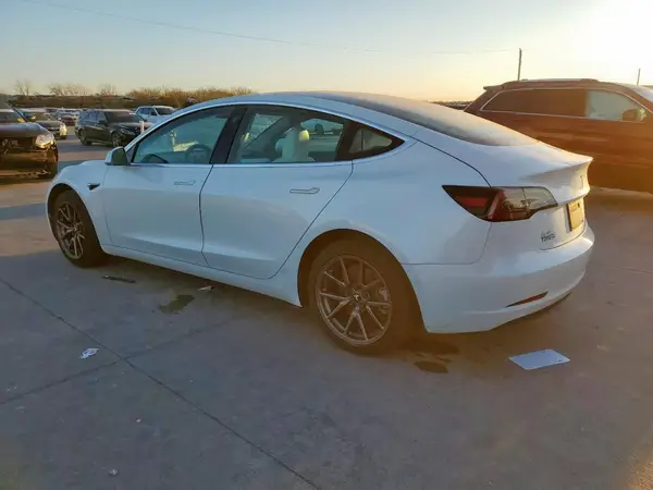 5YJ3E1EA7KF419313 2019 TESLA MODEL 3 - Image 2
