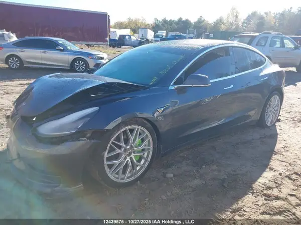 5YJ3E1EA7KF422647 2019 TESLA MODEL 3 - Image 2