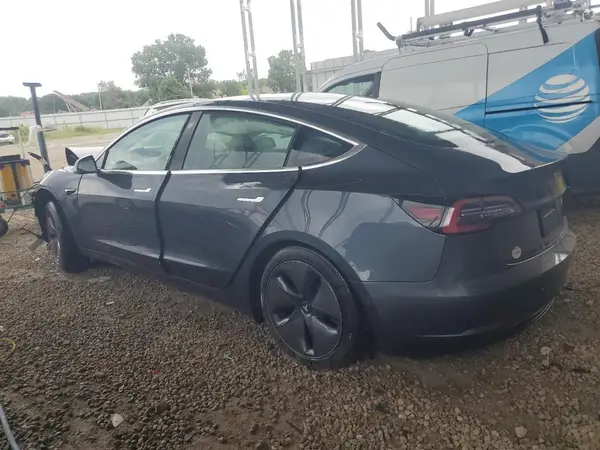 5YJ3E1EA7KF428531 2019 TESLA MODEL 3 - Image 2
