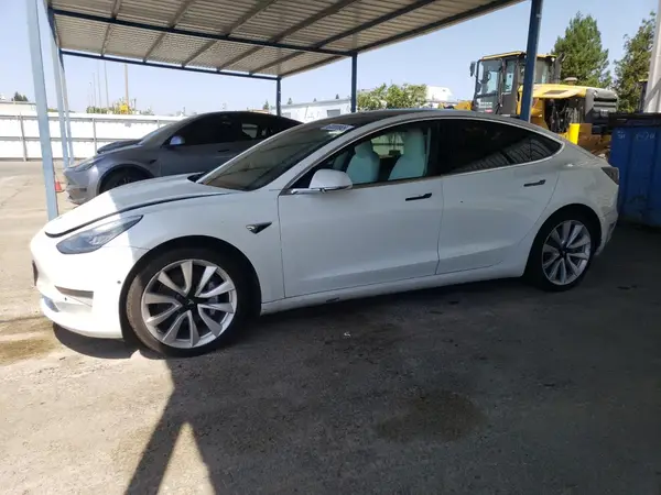 5YJ3E1EA7KF444938 2019 TESLA MODEL 3 - Image 1