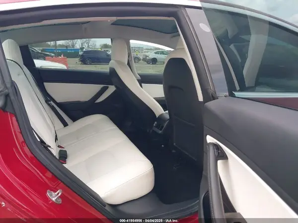 5YJ3E1EA7KF445040 2019 TESLA MODEL 3 - Image 8