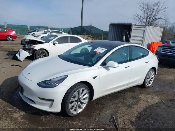 5YJ3E1EA7KF445135 2019 TESLA MODEL 3 - Image 2