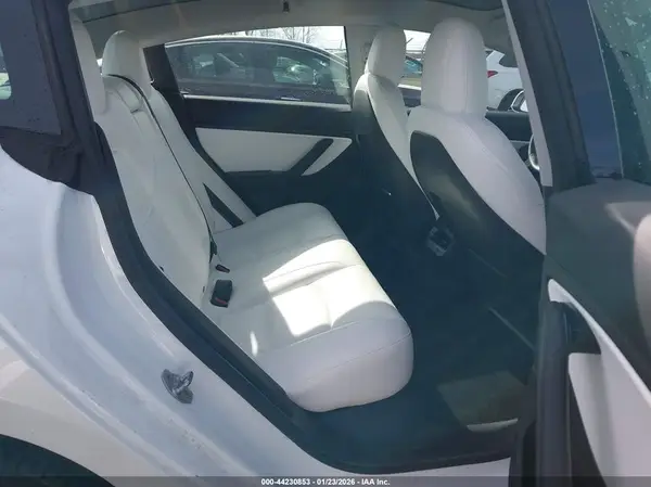 5YJ3E1EA7KF445135 2019 TESLA MODEL 3 - Image 8