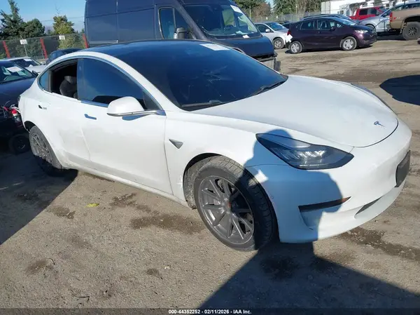 5YJ3E1EA7KF447578 2019 TESLA MODEL 3 - Image 1
