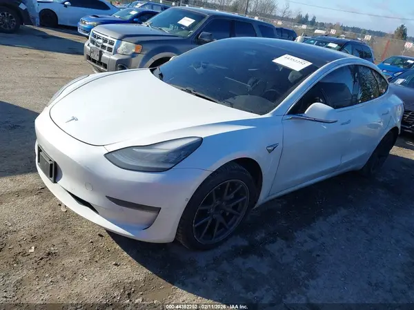 5YJ3E1EA7KF447578 2019 TESLA MODEL 3 - Image 2