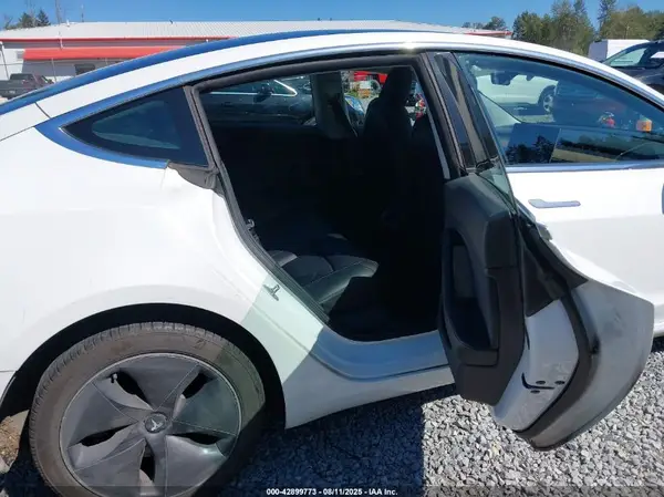 5YJ3E1EA7KF447970 2019 TESLA MODEL 3 - Image 8
