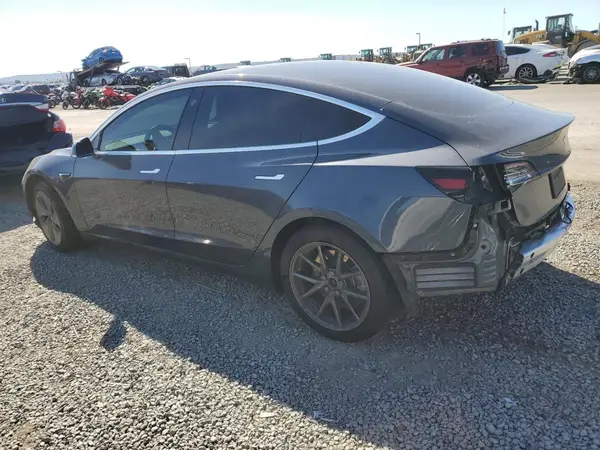 5YJ3E1EA7KF449427 2019 TESLA MODEL 3 - Image 2