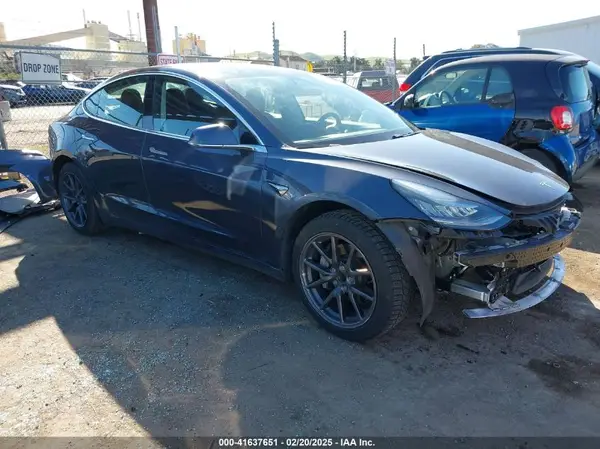 5YJ3E1EA7KF480256 2019 TESLA MODEL 3 - Image 1