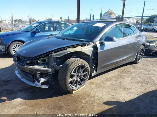 5YJ3E1EA7KF480256 2019 TESLA MODEL 3 - Image 2
