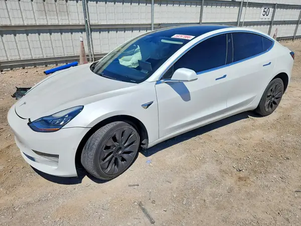 5YJ3E1EA7KF485926 2019 TESLA MODEL 3 - Image 1
