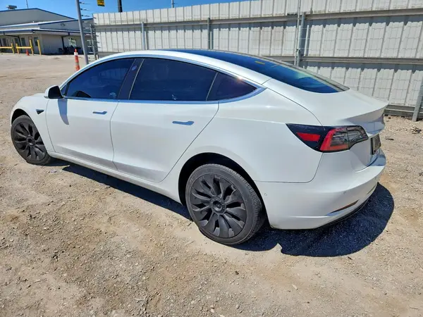 5YJ3E1EA7KF485926 2019 TESLA MODEL 3 - Image 2