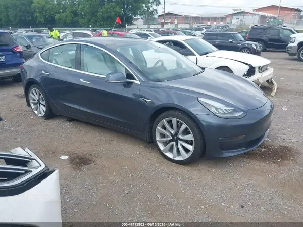 5YJ3E1EA7KF529830 2019 TESLA MODEL 3 - Image 1