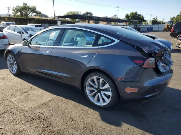 5YJ3E1EA7KF543033 2019 TESLA MODEL 3 - Image 2