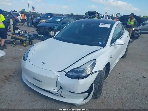 5YJ3E1EA7LF504430 2020 TESLA MODEL 3 - Image 2