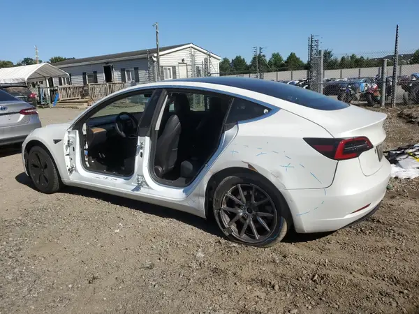 5YJ3E1EA7LF504850 2020 TESLA MODEL 3 - Image 2