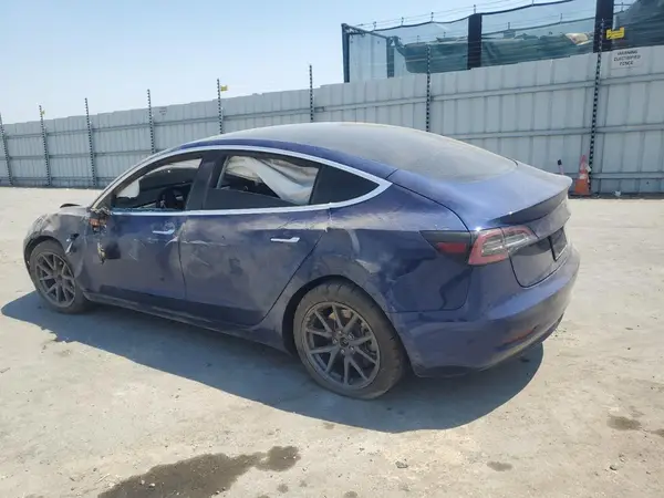 5YJ3E1EA7LF631145 2020 TESLA MODEL 3 - Image 2