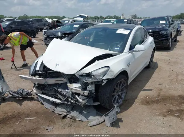 5YJ3E1EA7LF633266 2020 TESLA MODEL 3 - Image 2