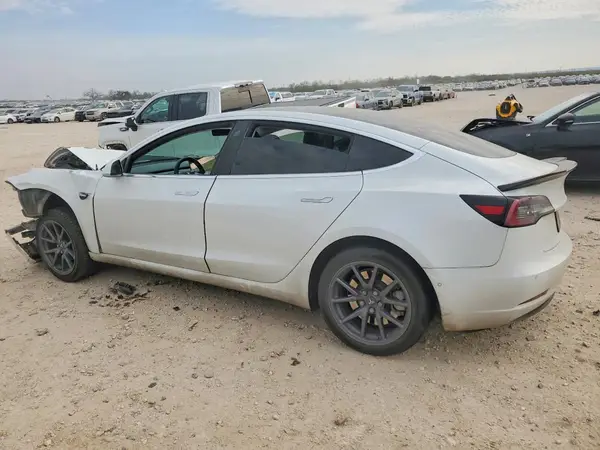 5YJ3E1EA7LF659883 2020 TESLA MODEL 3 - Image 2