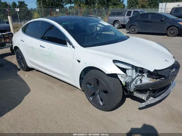 5YJ3E1EA7LF660287 2020 TESLA MODEL 3 - Image 1