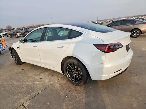 5YJ3E1EA7LF707219 2020 TESLA MODEL 3 - Image 2
