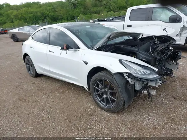 5YJ3E1EA7LF710041 2020 TESLA MODEL 3 - Image 1