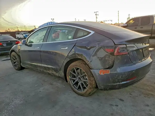 5YJ3E1EA7LF718009 2020 TESLA MODEL 3 - Image 2