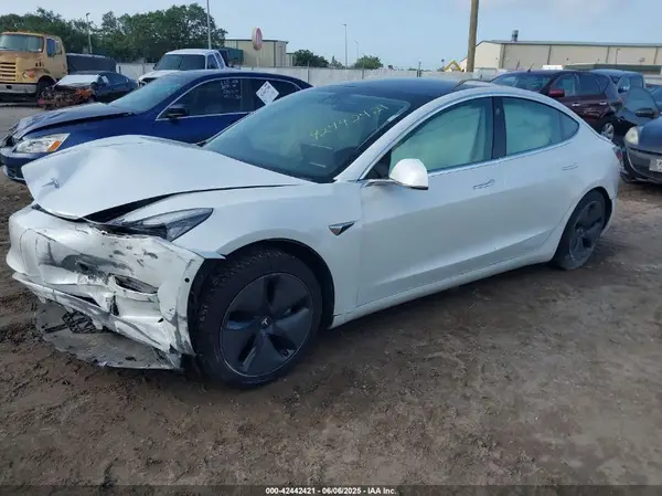 5YJ3E1EA7LF736977 2020 TESLA MODEL 3 - Image 2